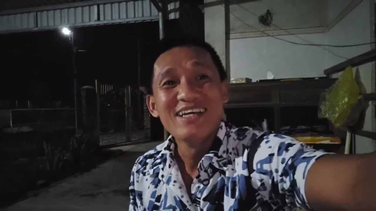 Em có ở Tò không ta? Sao Em không biết nhỉ!