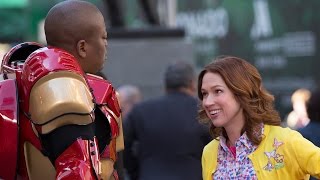 Video voorbeeld van "Unbreakable Kimmy Schmidt Trailer"