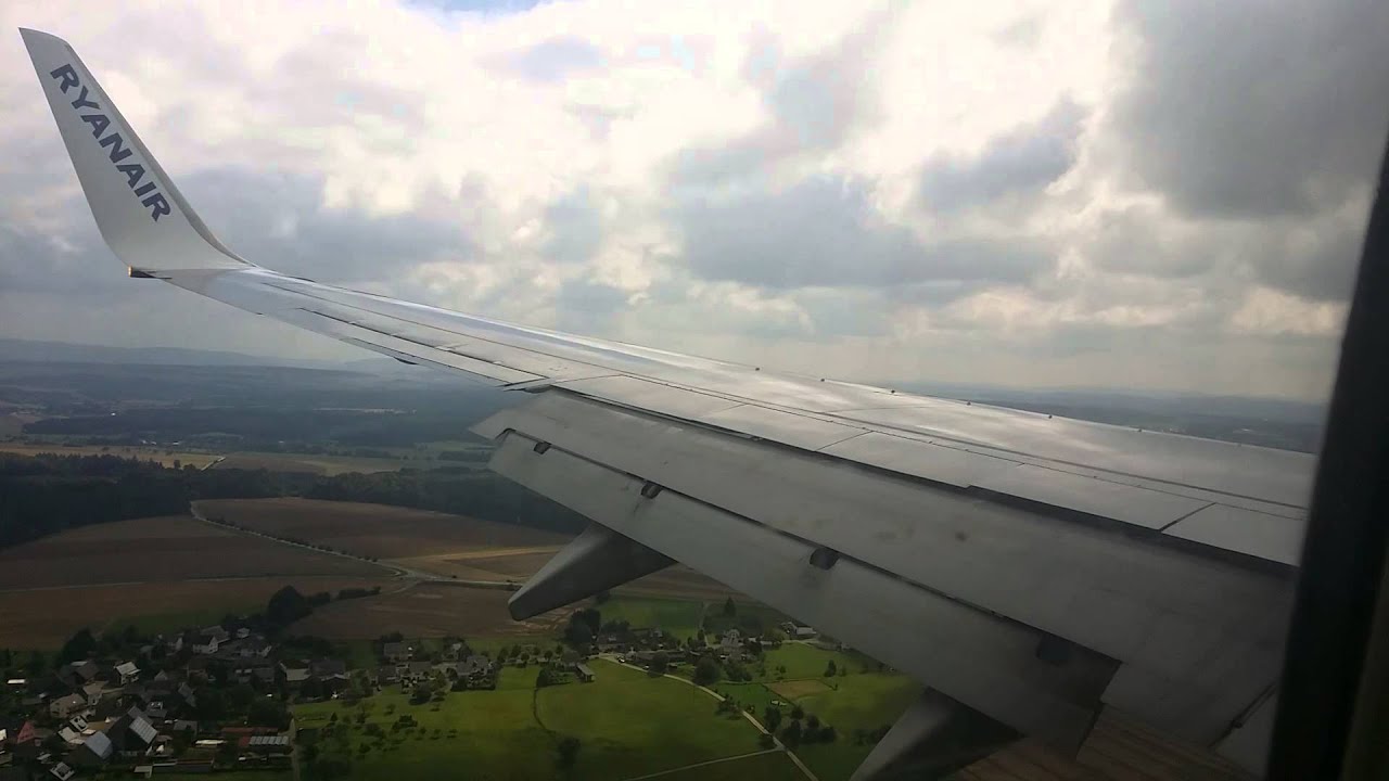Ryanair's 737-800 at landing Frankfurt-Hahn Airport [HHN/EDFH]