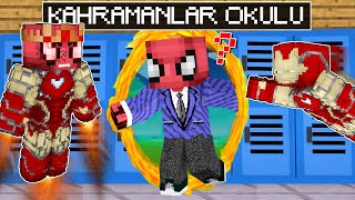 PARALEL EVRENLERDE KAHRAMANLAR OKULU!😰 DEMİR ADAM?! - Minecraft