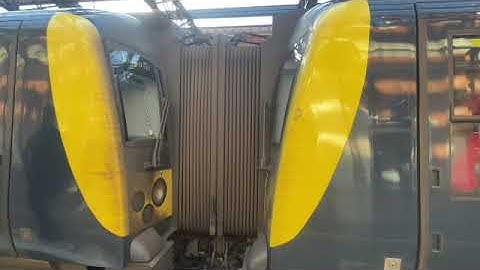 SWR class 444 connecting up at Bournemouth 