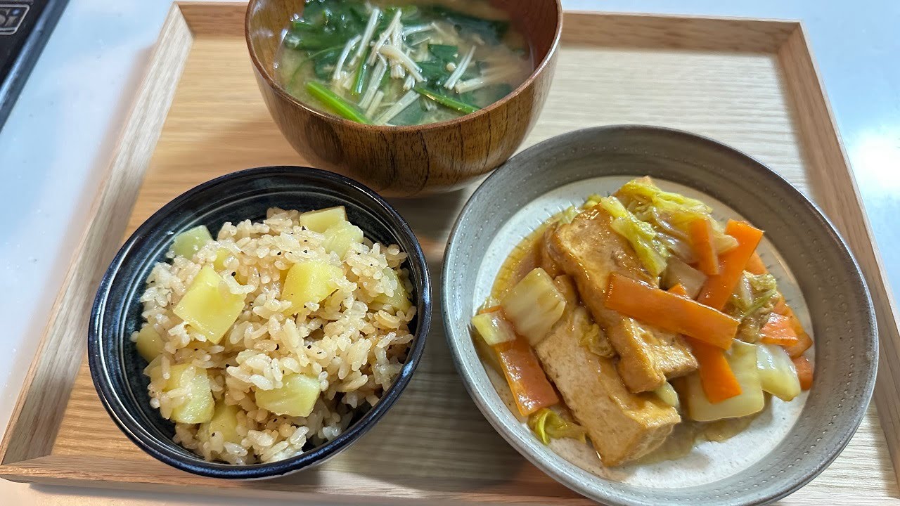 Simmered Napa Cabbage and DeepFried Tofu, Spinach and Enoki Miso Soup