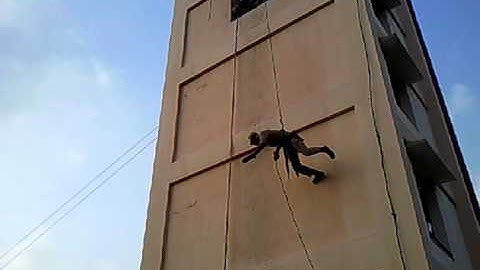 commando head down rappel