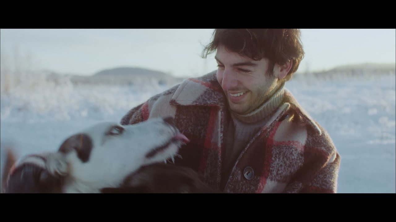 Tonton Darin - What's Christmas Anyway (Music Video) di YouTube