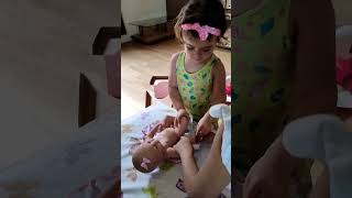 Poliana Feliz Com A Boneca