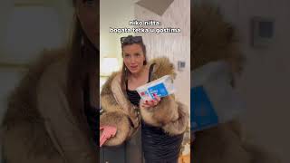 Thumbnail for Pišite mi šta su vama tetke donosile? 😂