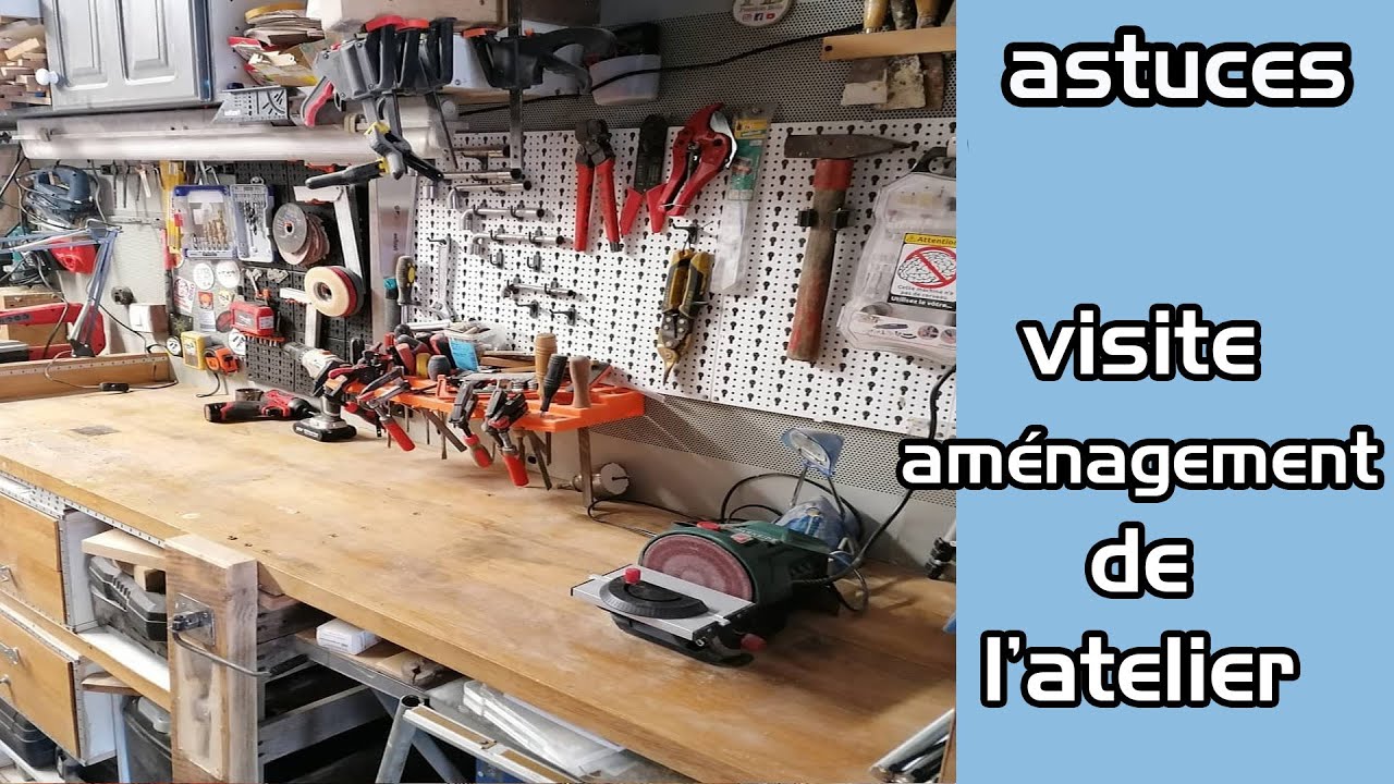 Un atelier de bricolage bien aménagé dans le garage