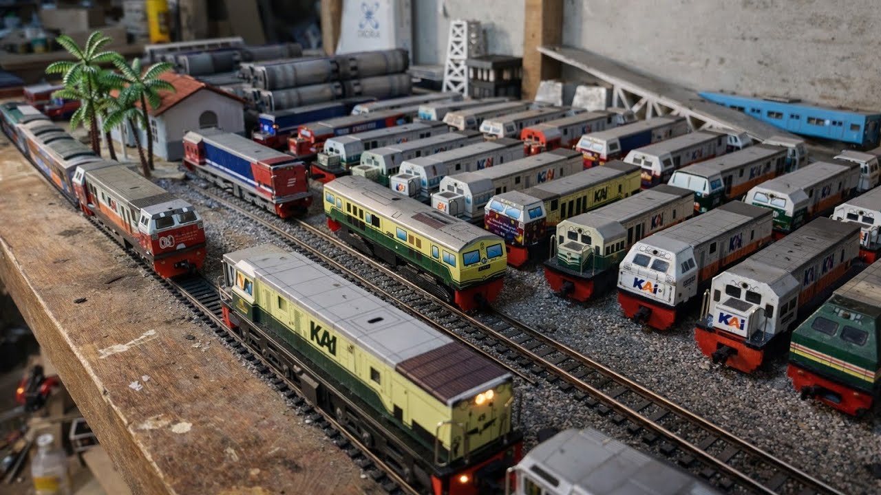 Merakit dan roling mainan kereta api, ada gerbong HUT RI 80 DAN LODAYA PINK