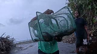 HUNTING GIANT TARPON AND POMPANO JACK THOUSANDS OF BAIT IN THE WATER HAND LINE FISHING