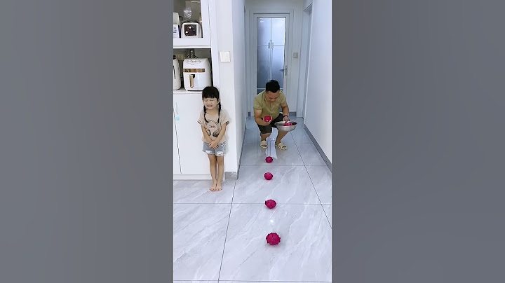 爸爸手機不離手，閨女用一盆火龍果成功讓他放下防備，太牛了！ #萌娃 #搞笑 #funny #funnybaby #funnyclips #babygirl #cute