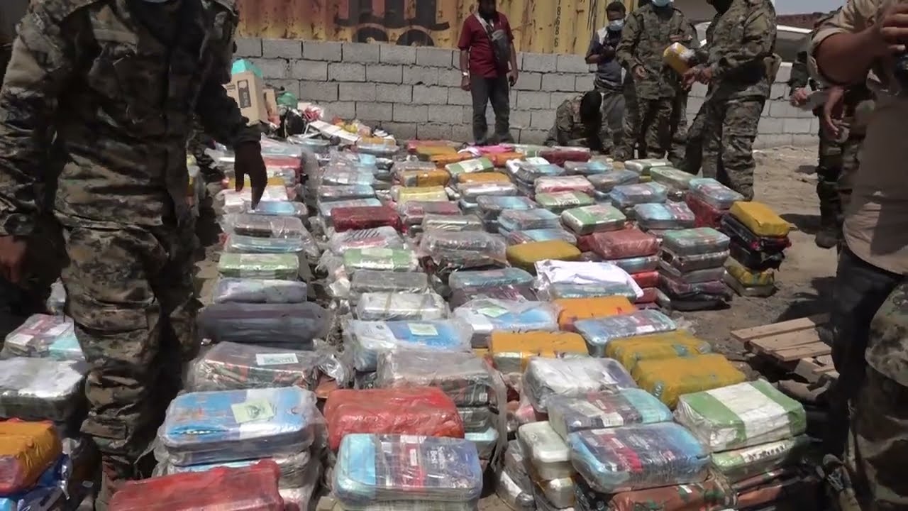 النيابة الجزائية المتخصصة بعدن تتلف طنًّا و8 كجم من المخدرات، ضبطتها الحملة المشتركة في ساحل العارة