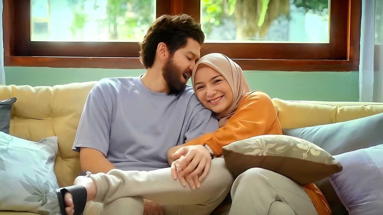 بنت مسلمة جوزها بيمـوت وبتغرق في الديون بس لما بتقرب من ربنـا بيجيلها العوض على هيئة زوج جديد 🥺