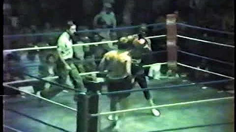 Boxer Barry Audia (The Pennington Pounder) vs. Tob...