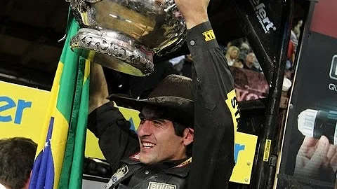 2012 PBR WORLD CHAMPION: Silvano Alves