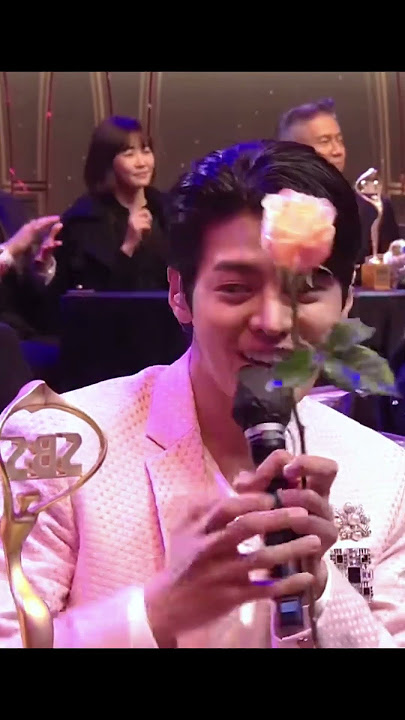 Ryeo Un has a special voice πΆππ»#ryeoun #singing #goodvoice #honey #2022sbsdramaawards #shorts