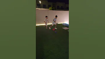 احلى لعبة كرة قدم مع يزن وزين اكسبلور Shorts عالم ألفت 