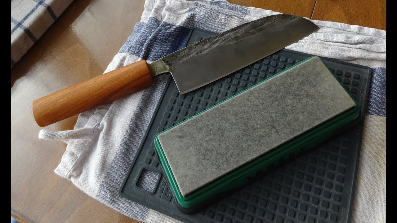 How to Use a Silicon Carbide Sharpening Stone? 