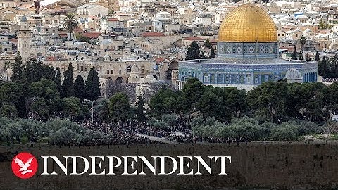 Live: Palestinian worshippers attend Ramadan Friday prayers at Jerusalem