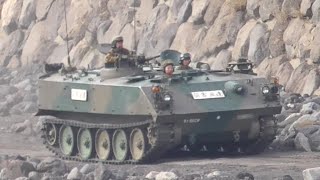 迷彩色 73式装甲車 モデル 現状渡し 2dbbde93-38f4-49c9-88df-