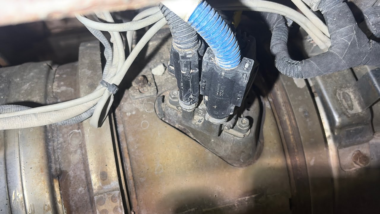 International LT625 2022 DEF Supply Line Heater Circuit SPN4344 - YouTube