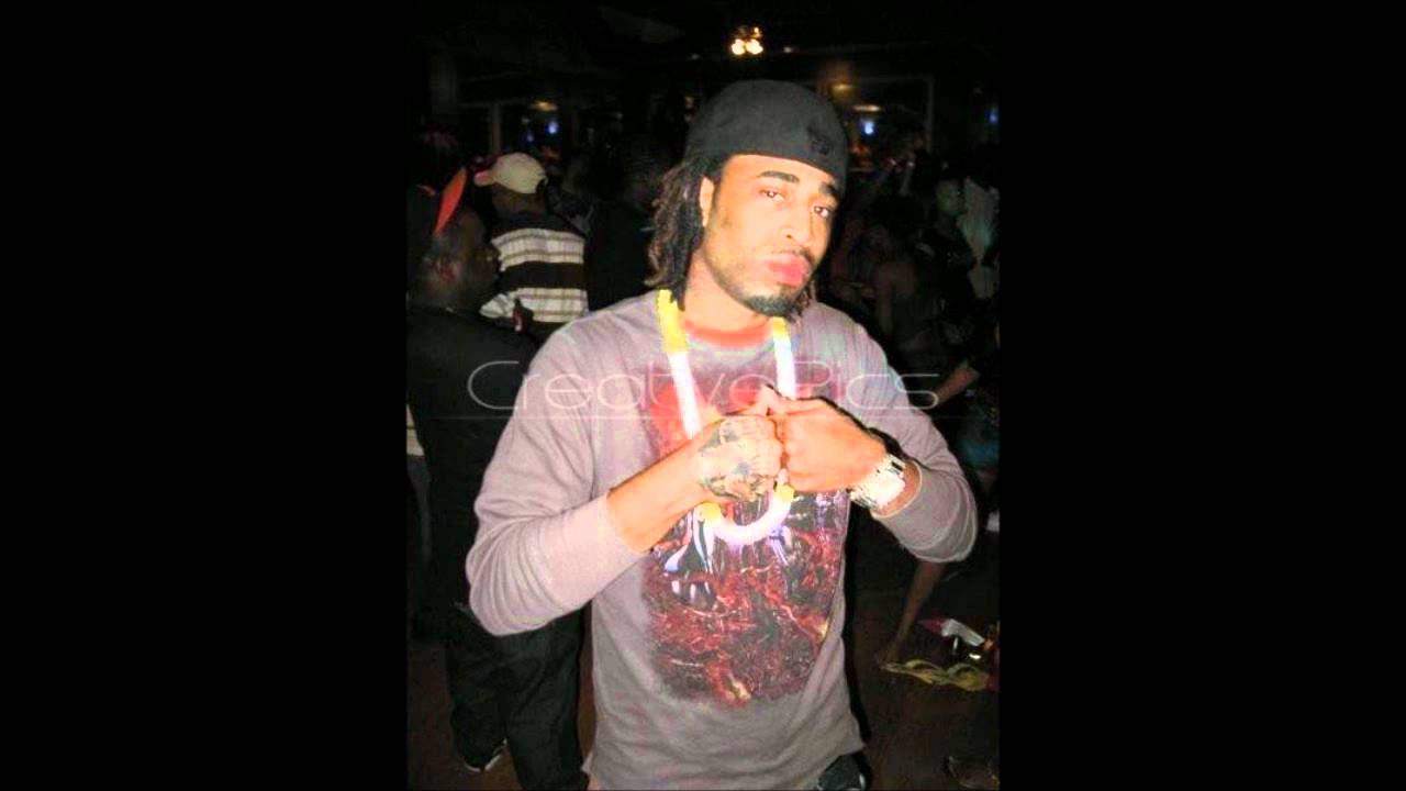 LA Da Boomman ft. Mo Pain - Bad Bitches (prod. by Nard & B)