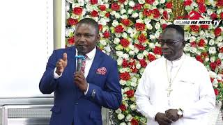 Part 1wachungaji Watoa Zawadi Kwa Mch  Kiongozi Rose Mgetta Na Bw Mgetta Kwa Siku Yao Ya Kuzaliwa