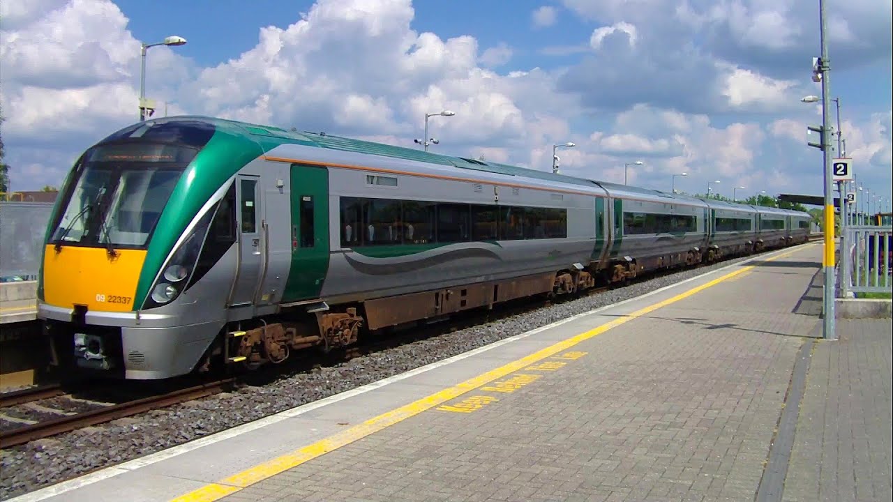 IE 22000 Class Intercity Train number 22337 - Portarlington, Laois