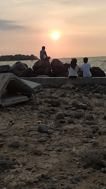 SUNSET DI UJUNG KOTA SEMARANG #bernadya #sunset #semarang #timnasindonesia #pantai #semarangexplore