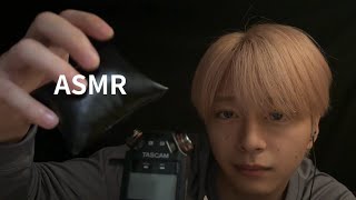 理系大学生［ASMR］レザークッションをタッピング。