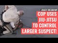 Las Vegas POLICE Officer Uses JIU-JITSU to Control Larger Suspect (Gracie Breakdown)