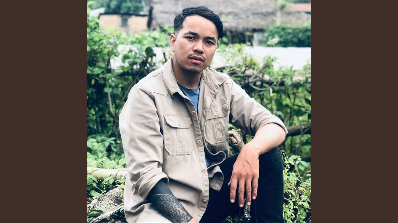 Yeti Dherai Maya Nadeu Malai