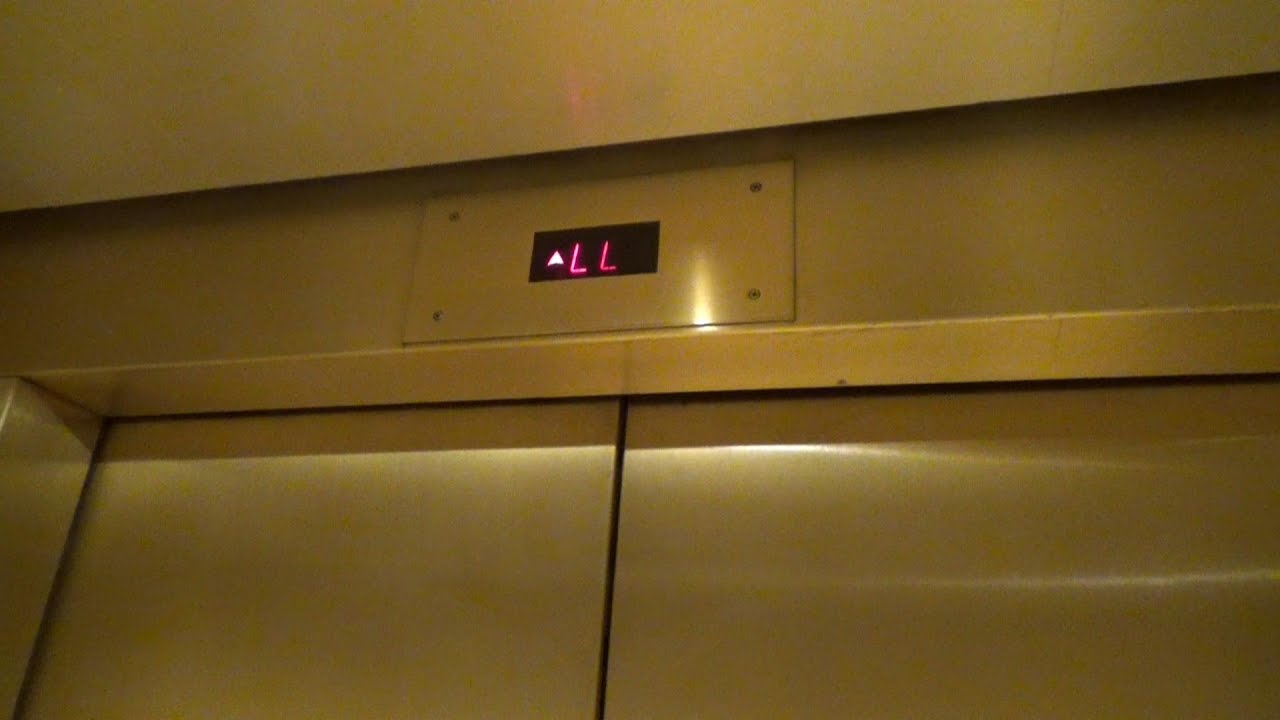 Unknown Hydraulic Elevator at Dillard's (Haywood Mall) in Greenville SC