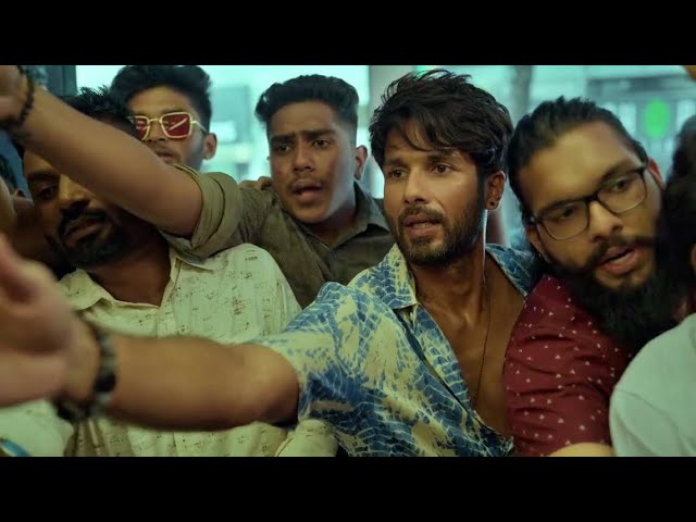 FARZI - Best Fake Currency Scene - Shahid Kapoor - HD class=