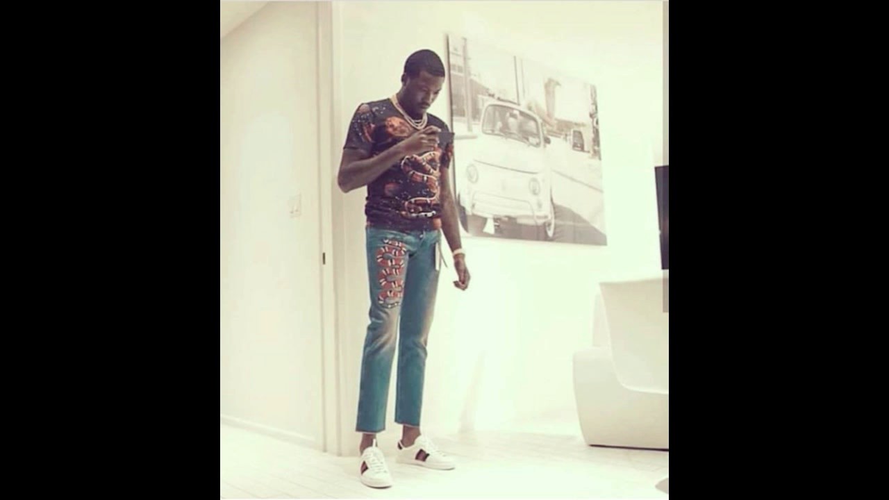 Meek Mill what are you wearing man?!! 