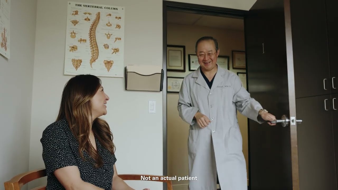 Сертифицированный нейрохирург, доктор Майкл Сонг, подробно описывает свое обследование при поясни...