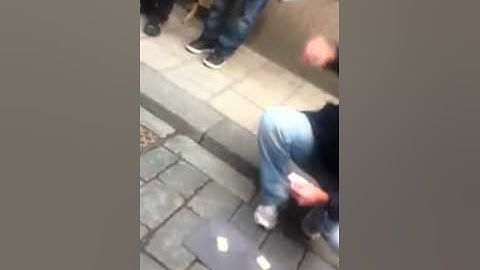 Shell game in Stockholm, Gamla Stan