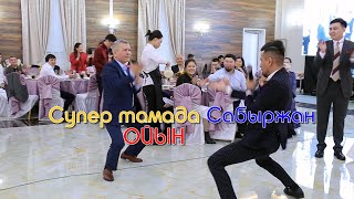 Супер тамада Сабыржан: Оралда жігіттер ремень тақпайды екен! #Бижарыс #Оралжігіттері #Nurhall