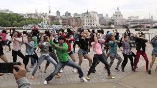 UK&#39;s Biggest Bollywood Flash Mob - BollyMob UK