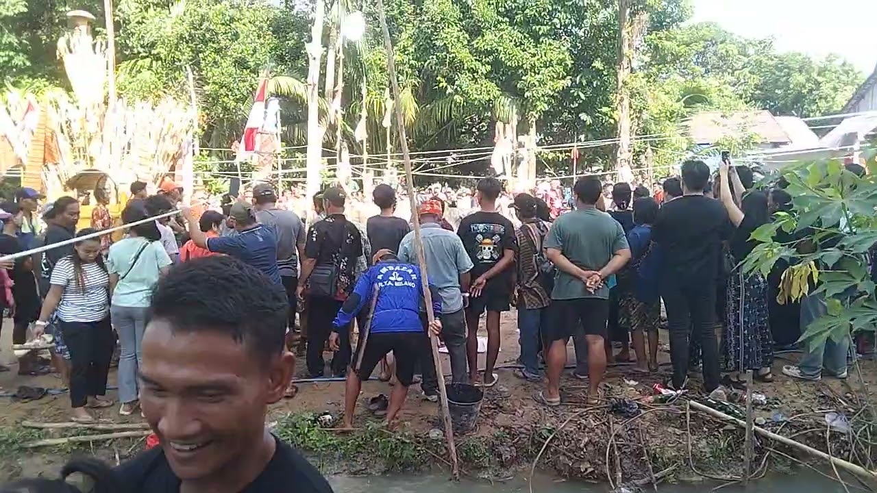 Proses penombakan hewan #tiwah Agama hindu kaharingan #dayak 