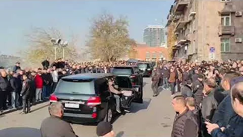 Փաշինյանը նույնպես եկավ Երևանի Սուրբ Սարգիս եկեղեցի՝ պատարագի մասնակցելու...ԱրմենիաSputnik #asekose