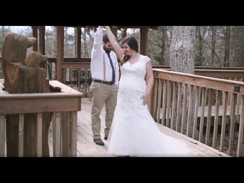 sarah-&-tj-wedding-highlights---the-little-log-chapel---gatlinburg,-tn