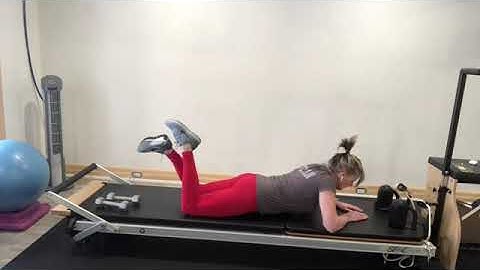 Self resist hamstring curls