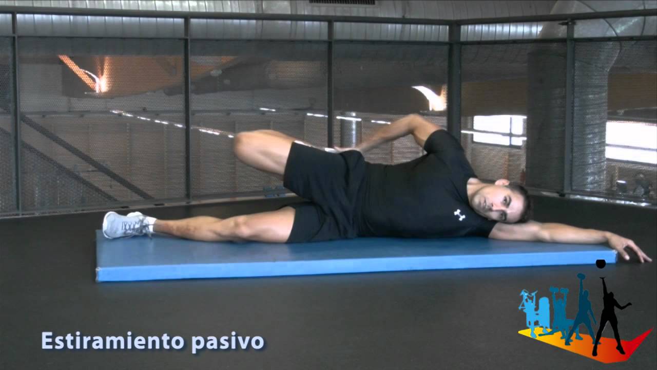 Estiramientos pasivo tumbado lateral http://sportlife.com.co