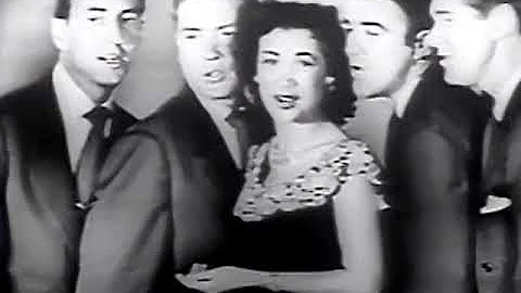 Roberta Linn with Mockingbird Hill.