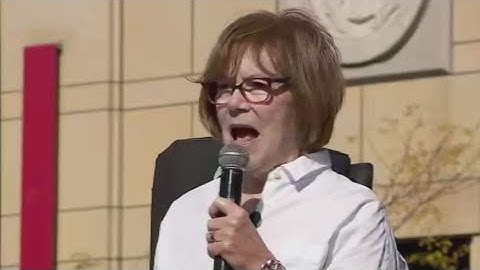 Tina Smith at Minneapolis No Kings rally: 