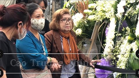 Tang Lễ NSƯT Vũ Linh Bật Khóc Cảnh NSƯT Diệu Hiền Được Dìu Từng Bước Cùng NSƯT Ngọc Huyền Đến Viếng