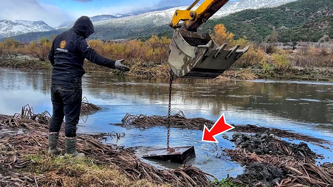 We Found A Abandoned Safe In The River. What's Inside The ABANDONED SAFE? ( PART 4 )