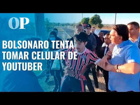 Bolsonaro tenta tomar celular de youtuber que o chamou de "tchutchuca do centrão"