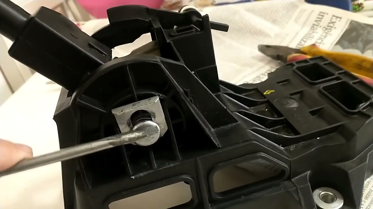 Trocando o reparo buchas do trambulador da alavanca de câmbio do celta corsa astra. Como substituir