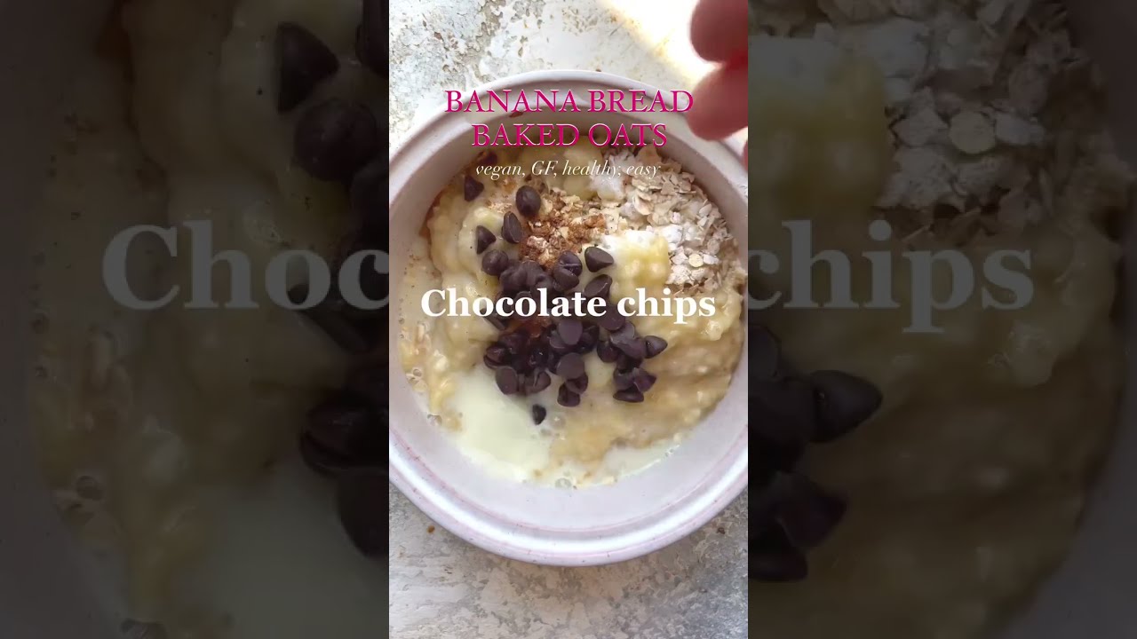 RECIPE BELOW 👇🏽 ⁣🍌 BANANA BREAD BAKED OATS 🍌 ⁣⁣